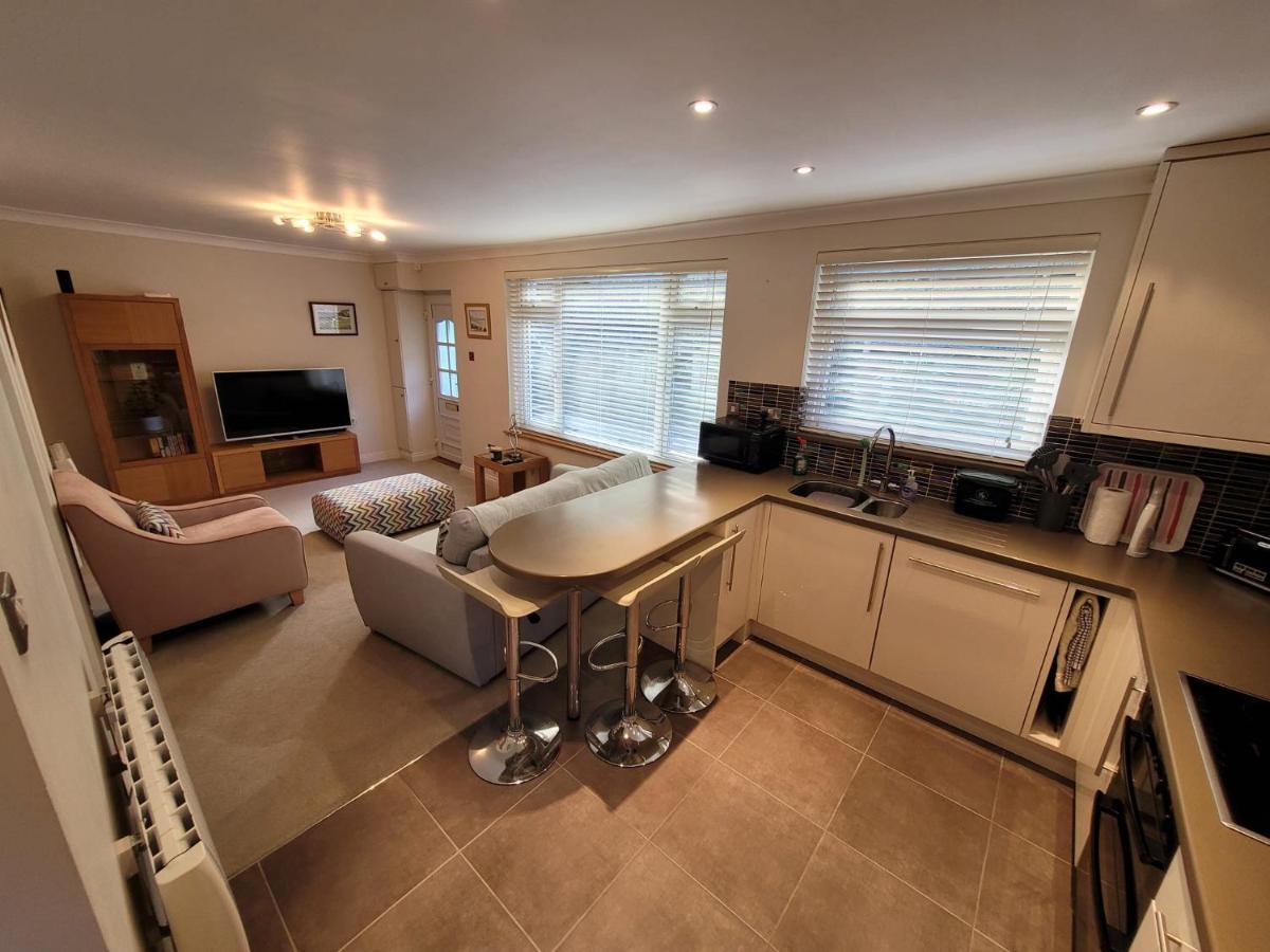 The Mumbles - Bungalow - 2 Bedrooms - Pet Friendly سوانسي المظهر الخارجي الصورة